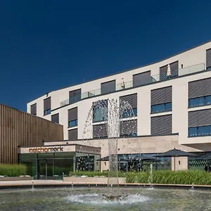 4* מלון Melchior Park